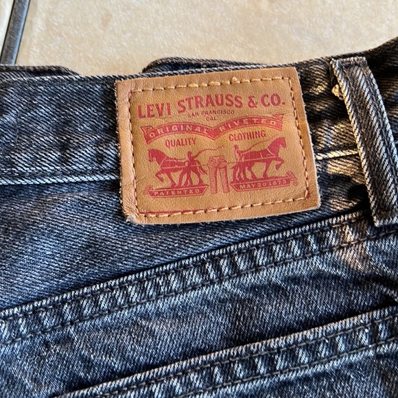 Black Levi’s Shorts - Picture 5 of 6